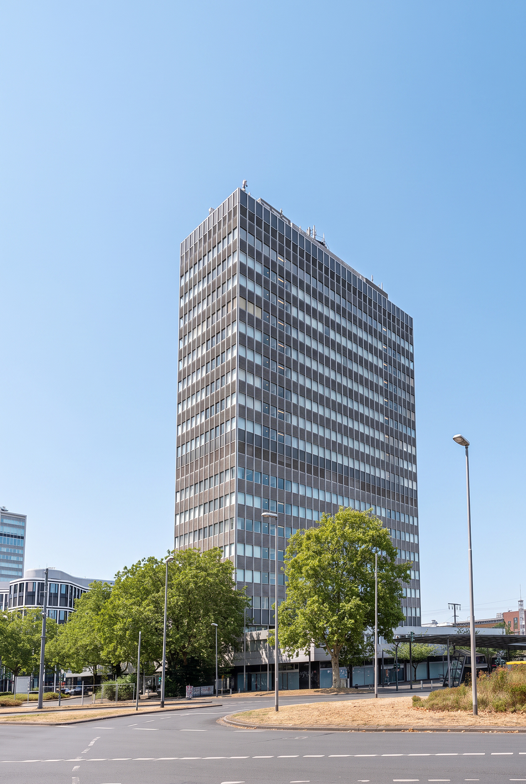 Der Turm von der Kruppstraße
