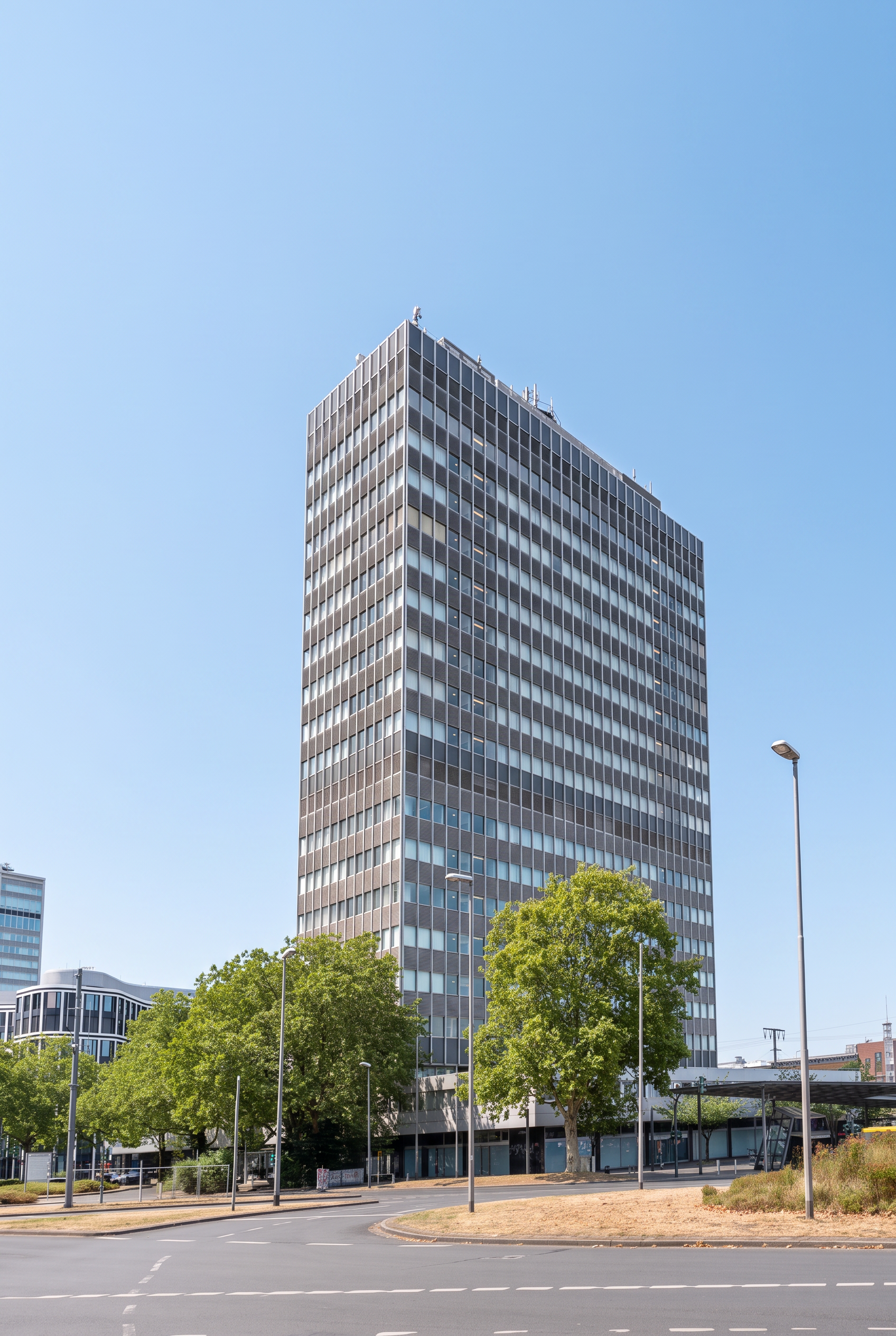 Der Turm von der Kruppstraße